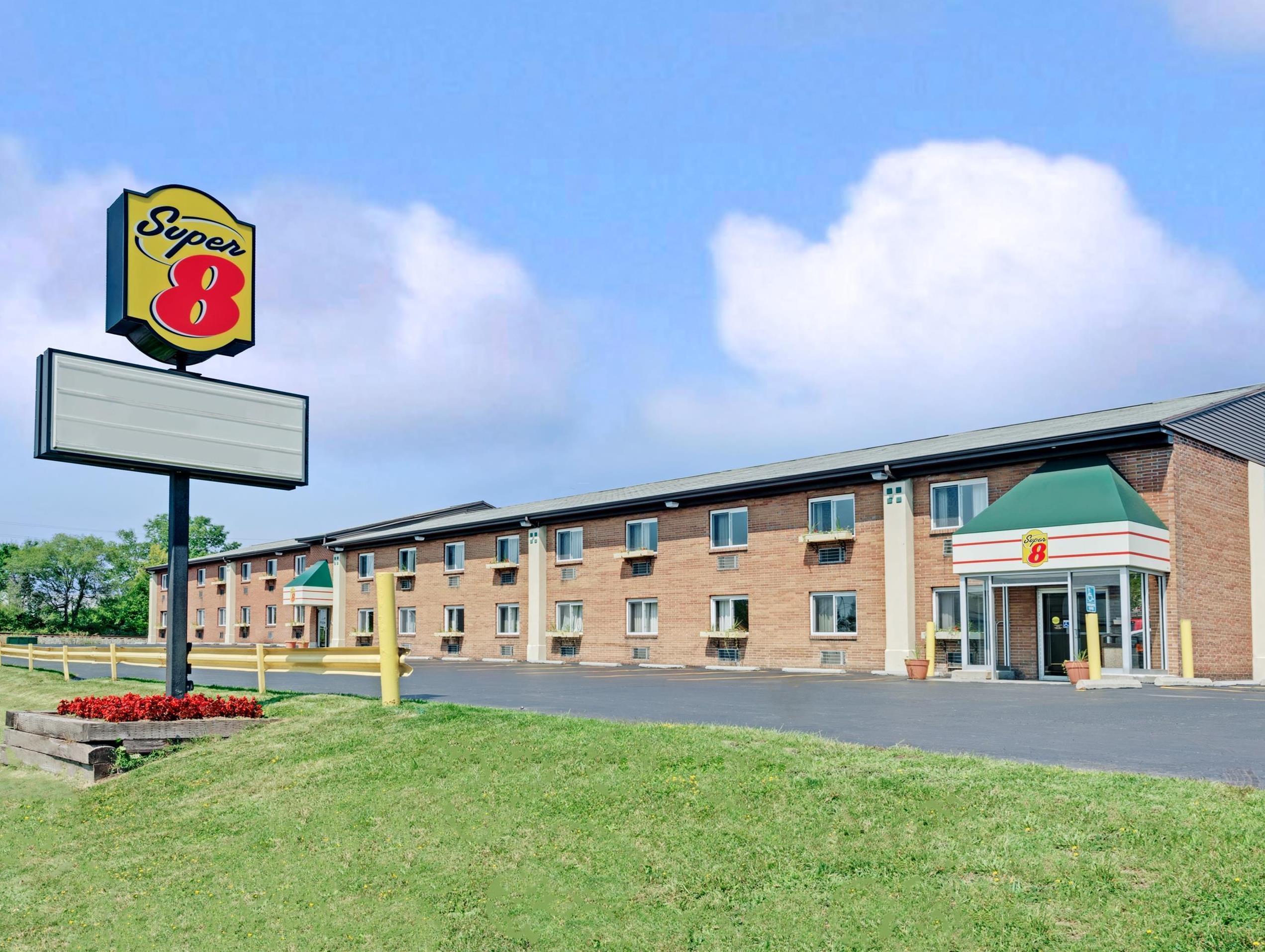 Super 8 By Wyndham Kenmore/Buffalo/Niagara Falls Area Экстерьер фото