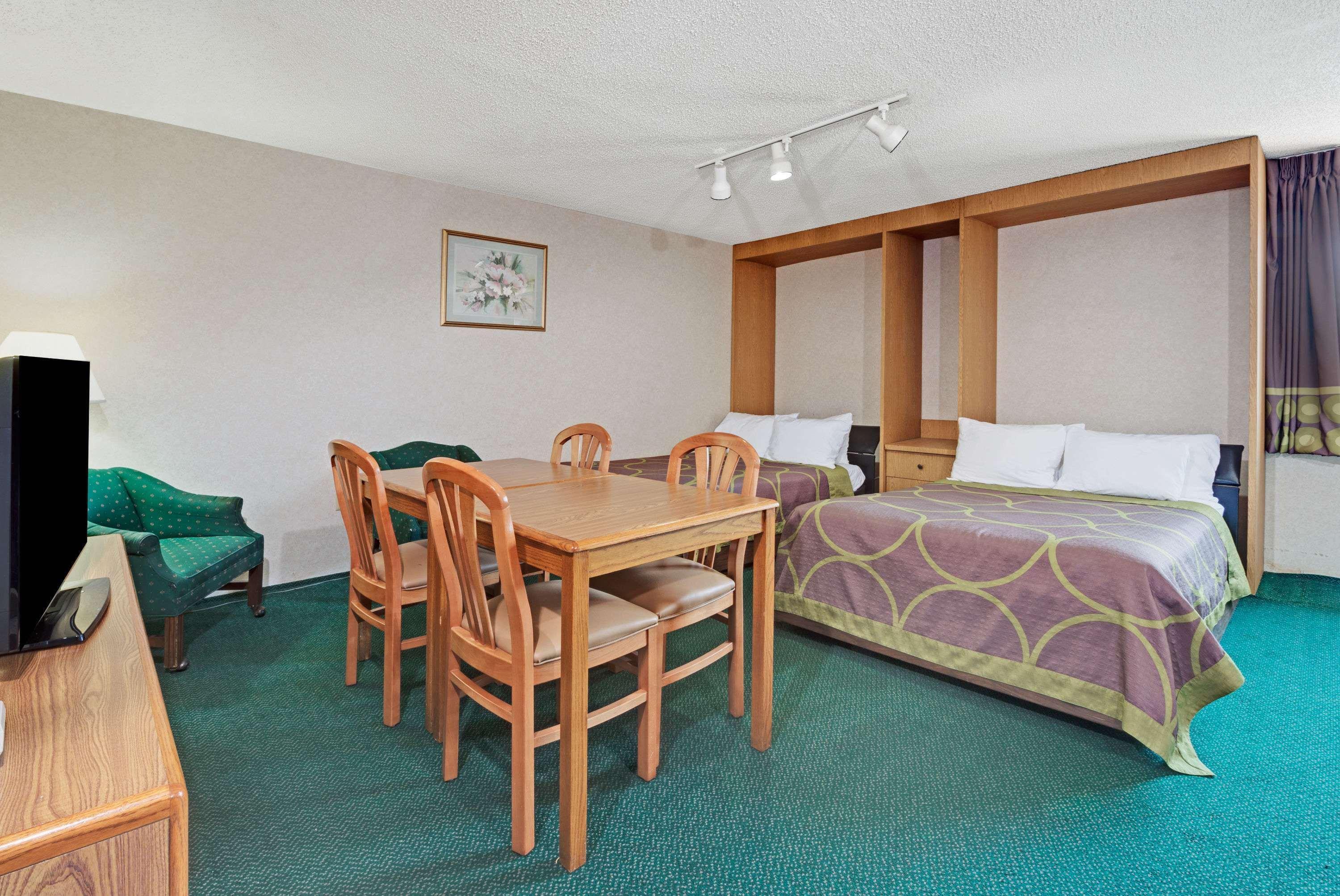 Super 8 By Wyndham Kenmore/Buffalo/Niagara Falls Area Экстерьер фото
